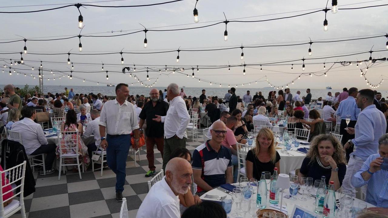 A Livorno bellezza e promozione del territorio: torna la cena alla Terrazza Mascagni