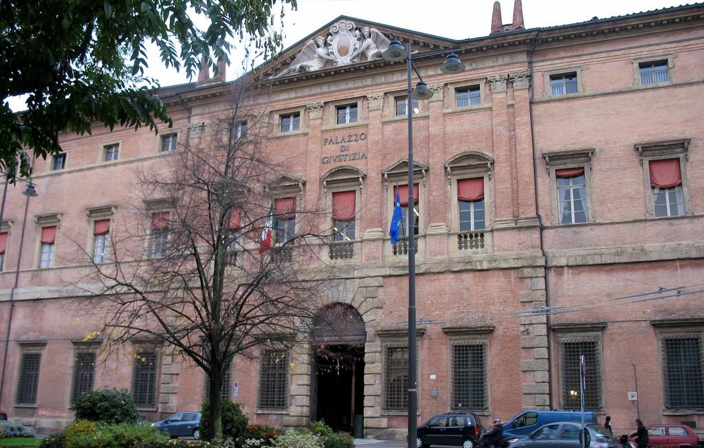 
	Il Tribunale per i minorenni di Bologna

