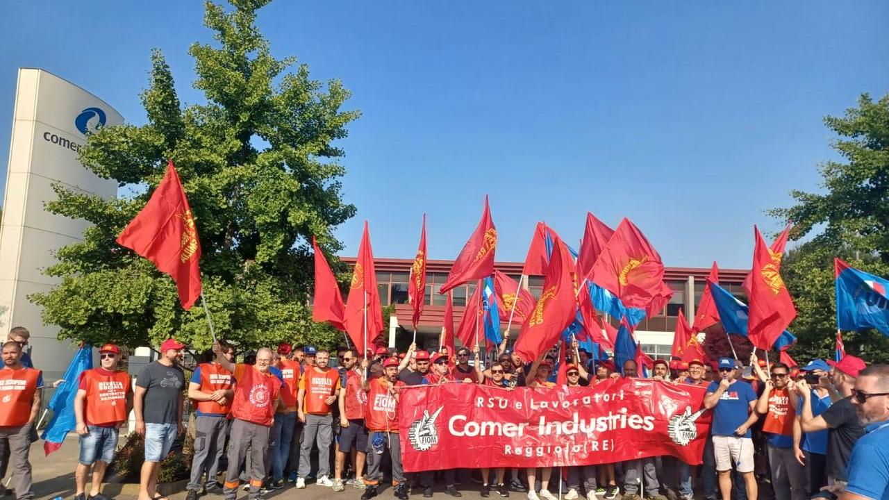 Sciopero alla Comer Industries. I sindacati: «Assegni milionari agli azionisti dopo un 2024 segnato da cassa integrazione»