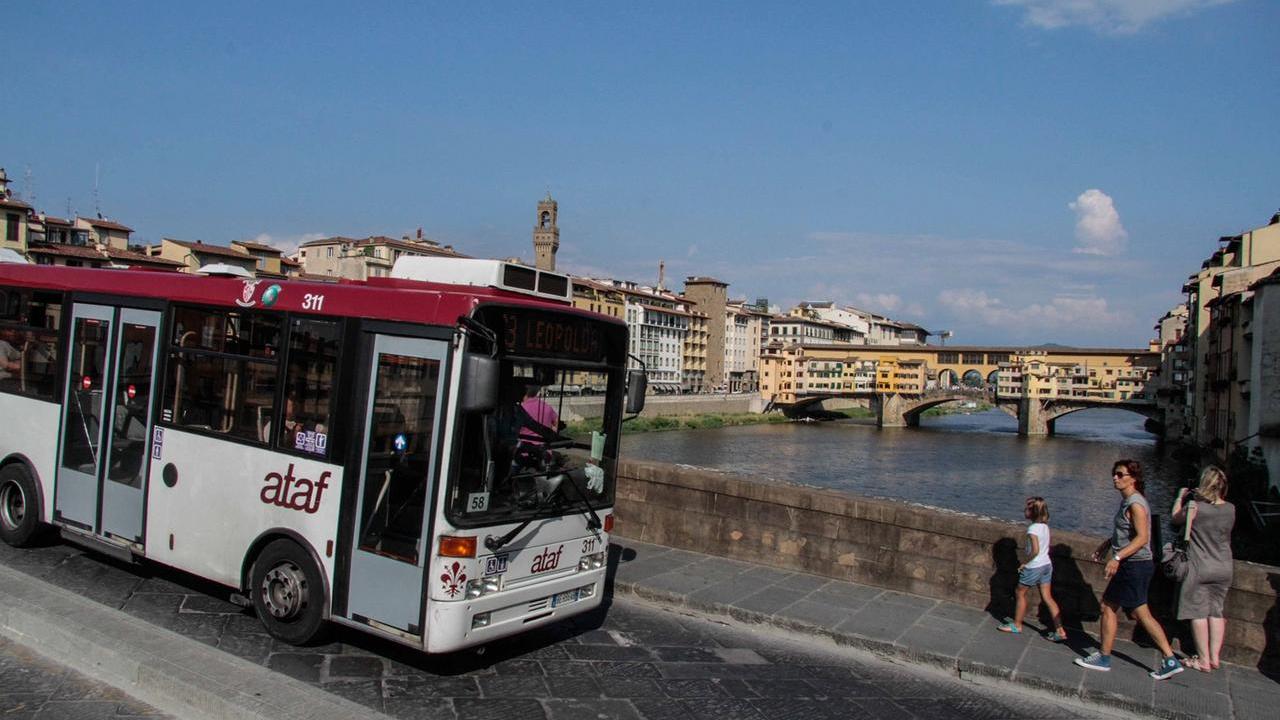 Firenze, i bussini in centro viaggeranno fino a mezzanotte