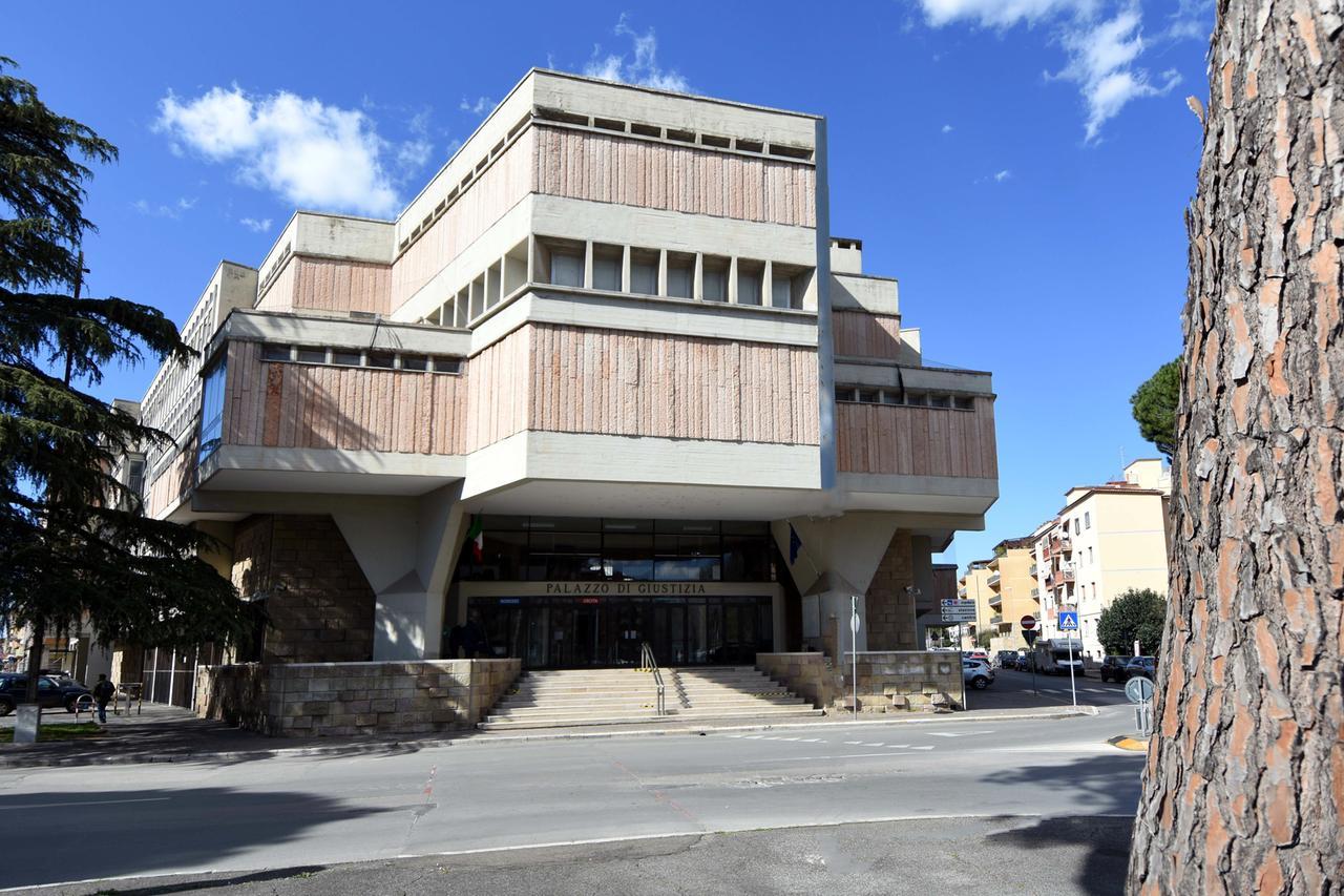 
	Il tribunale di Grosseto

