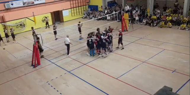 
	I festeggiamenti della formazione apuana dopo la vittoria valida per la promozione in serie B

