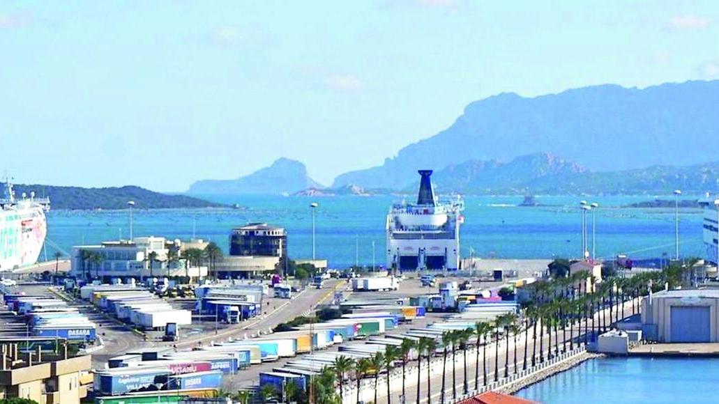 Caro biglietti, navi a peso d’oro: a giugno si spende quanto ad agosto