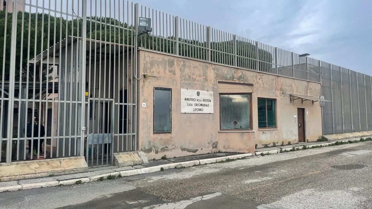 L'ingresso del carcere labronico delle Sughere