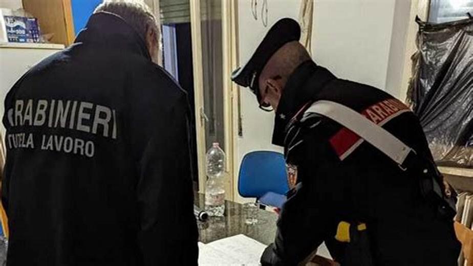 Campi Bisenzio, barbieri con paghe da fame e orari stremanti: indagato un caporale