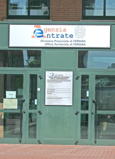 Intascava mazzette dai bar di Ferrara. Stangata per l’ex funzionario delle Entrate