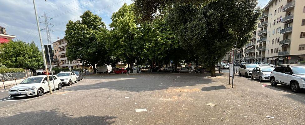 Prato, centinaia di firme contro il restyling del “triangolone” al Soccorso: residenti e commercianti protestano