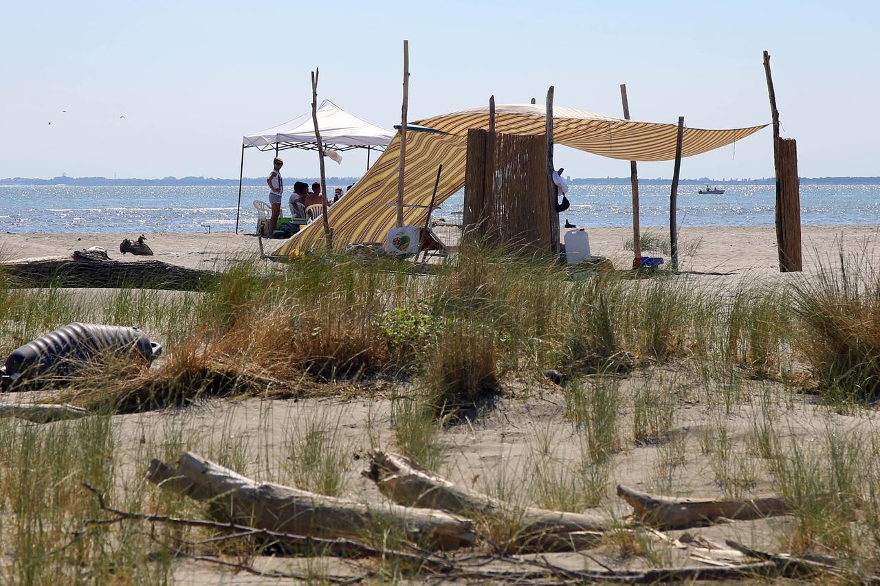 «L’Isola dell’Amore sta sparendo e ci sono meno uccelli». SOS da Goro