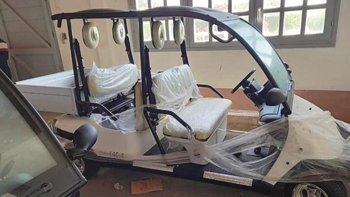 Veicoli elettrici inutilizzati da 12 anni: «Mezzo milione buttato alle ortiche»