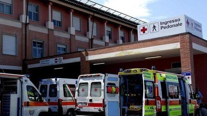 L'ingresso del pronto soccorso dell'ospedale Cisanello di Pisa