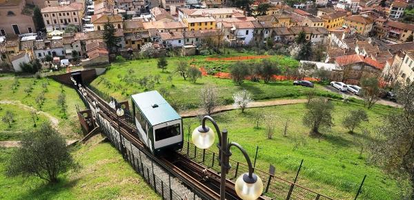 
	La funicolare di Certaldo

