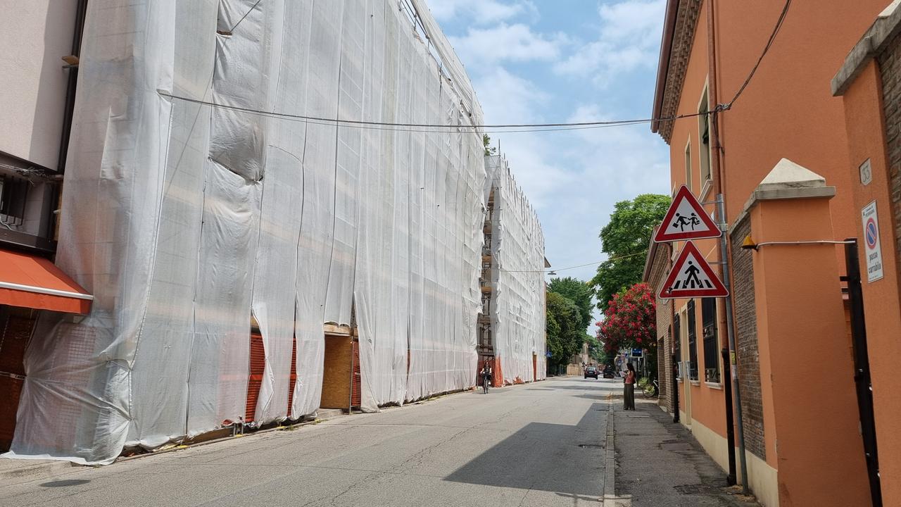 Ferrara, cantiere infinito per il Superbonus: «Noi impacchettati da 2 anni»<br type="_moz" />