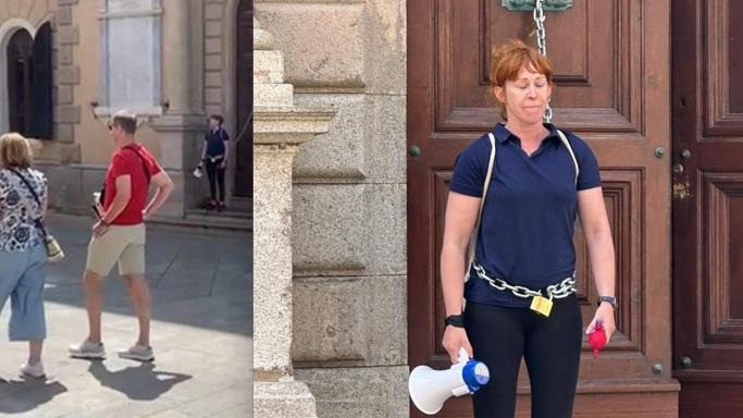 La Maddalena, balneare si incatena davanti al municipio: «Vogliamo lavorare»