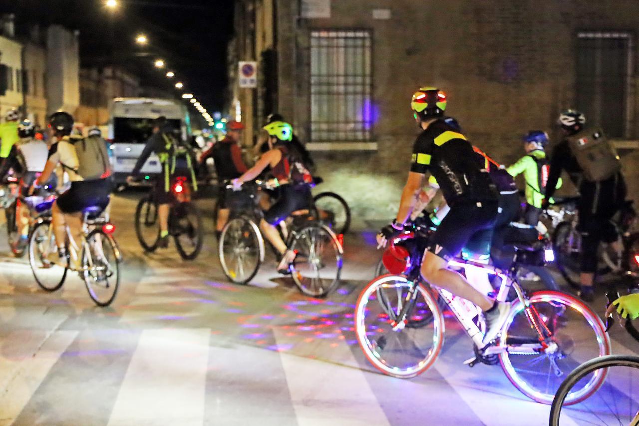 Da Ferrara ai Lidi in bici: sabato torna la Bike Night