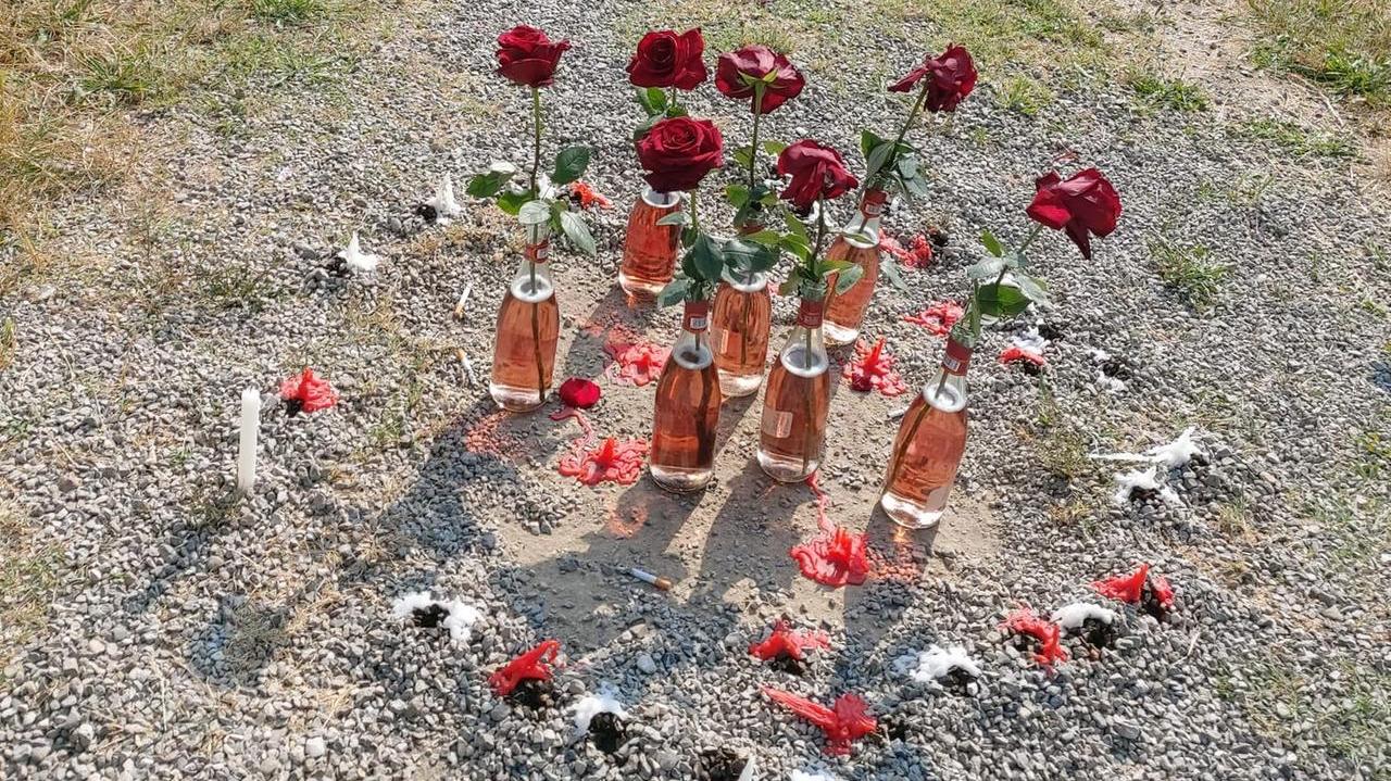 Rose, vino rosè e candele al parco Ferrari