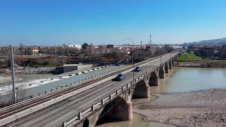 Ponte della Veggia chiuso per due mesi: «Piano per ridurre gli spostamenti negli orari di punta»