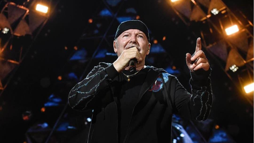 Vasco in concerto a Olbia a giugno 2026, Nizzi: «Non vediamo l’ora di vivere due notti magiche»