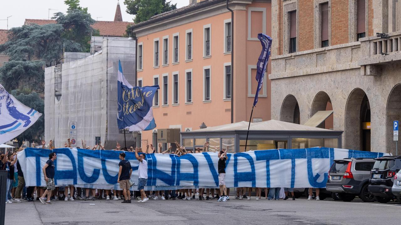 Alle 19 il corteo, la Curva Ovest chiama Ferrara