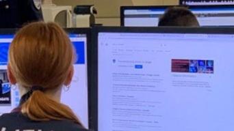 Le indagini erano state effettuate dalla polizia postale (foto d'archivio)