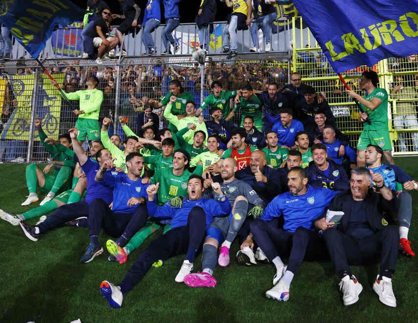 Gli azzurri festeggiano