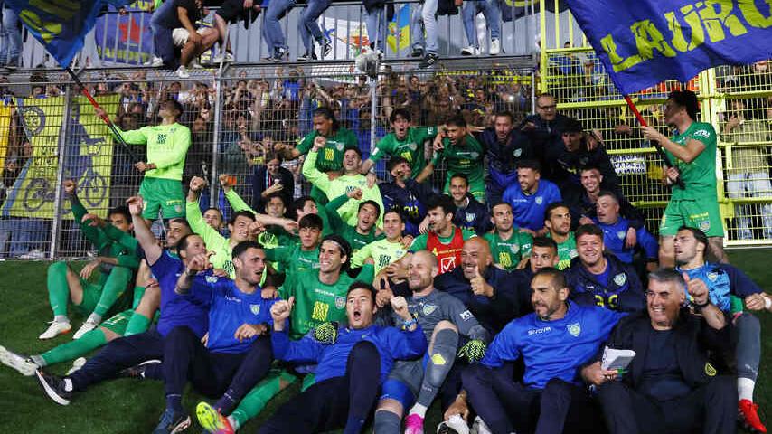 Gli azzurri festeggiano
