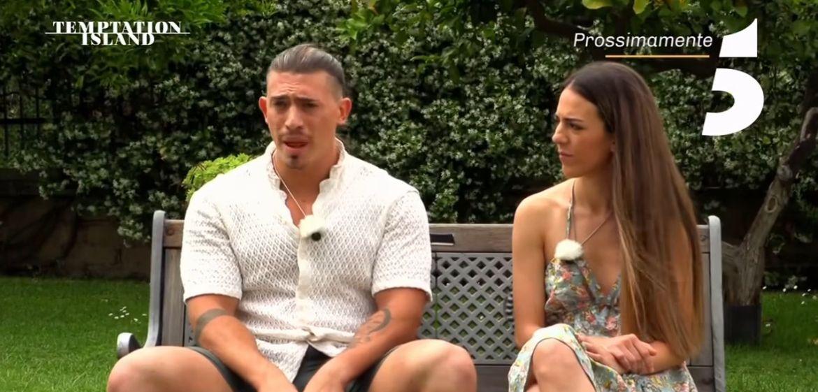 
	Simone e Sonia B. nel video di presentazione a Temptation Island

