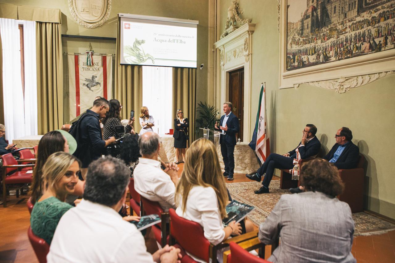  Venticinque anni di Acqua dell’Elba, il consiglio regionale premia l’azienda