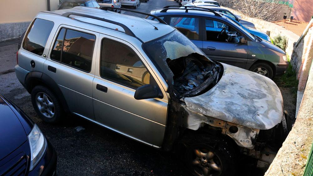 Incendiata un\\_altra auto in città. Questa volta ne ha fatto le spese un meccanico nuorese