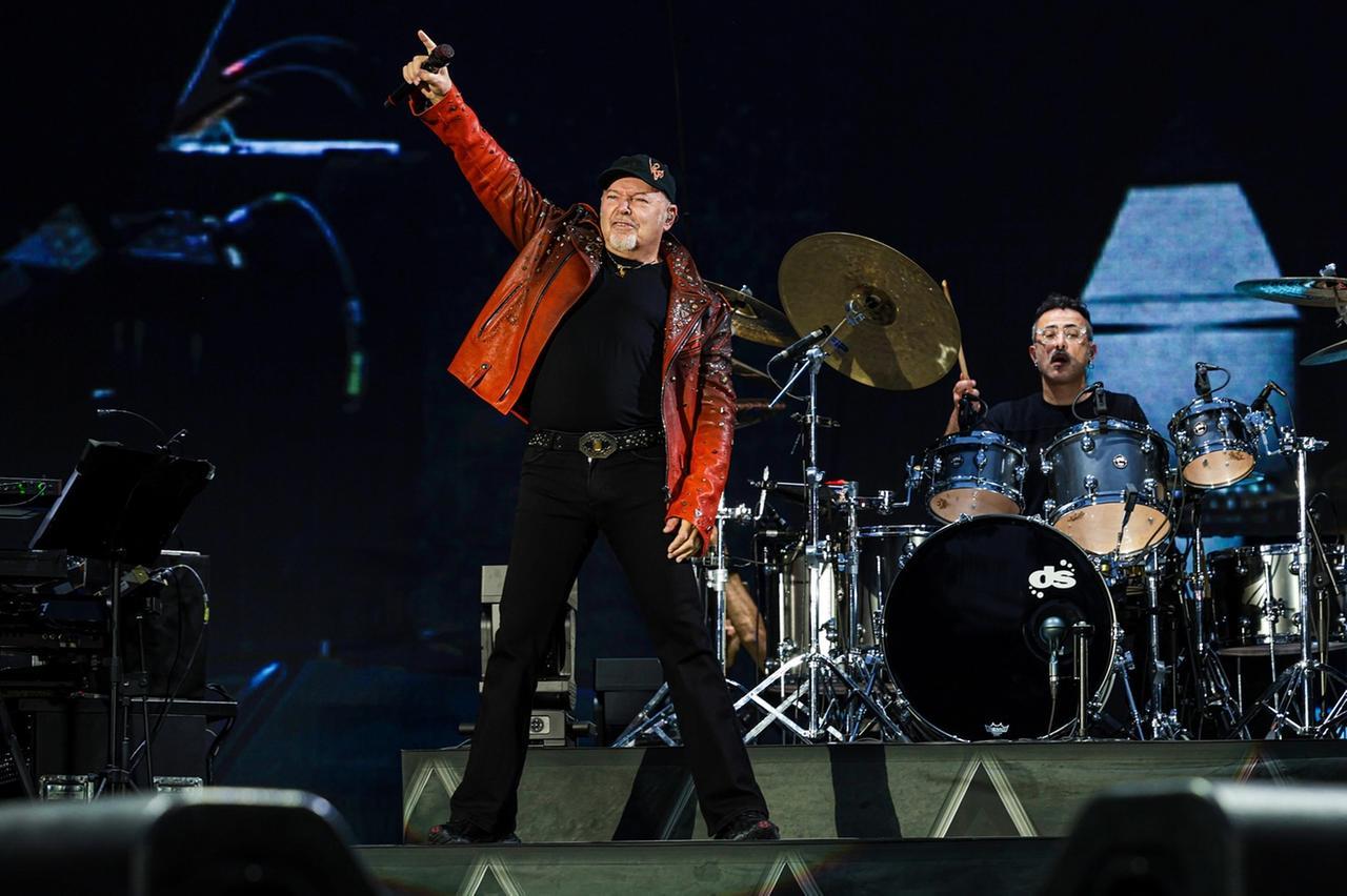 Ferrara già si prepara per Vasco Rossi. Schizzano i prezzi di alberghi e appartamenti