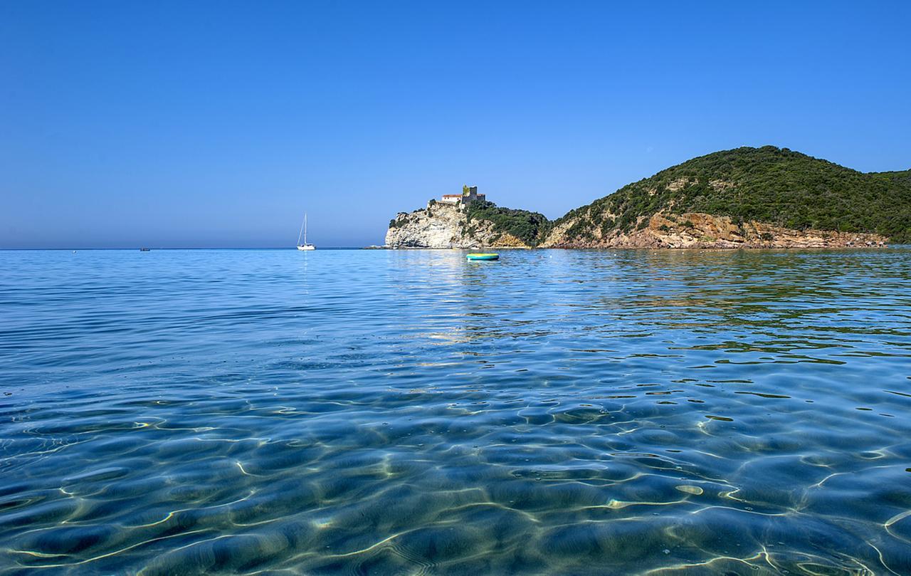 
	Il mare cristallino di Castiglione della Pescaia


