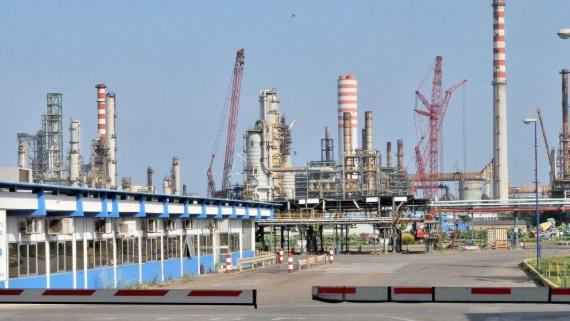 Operaio cade da una impalcatura, ricoverato in codice rosso