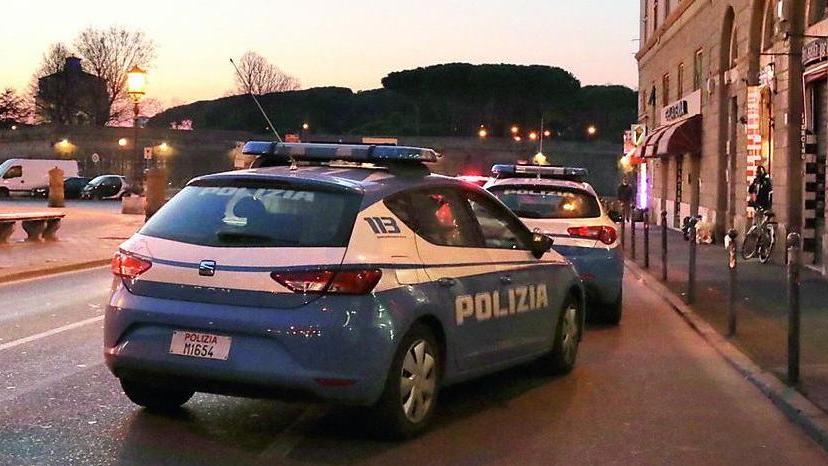 Palpeggia le ragazze in strada: denunciato per molestie sessuali