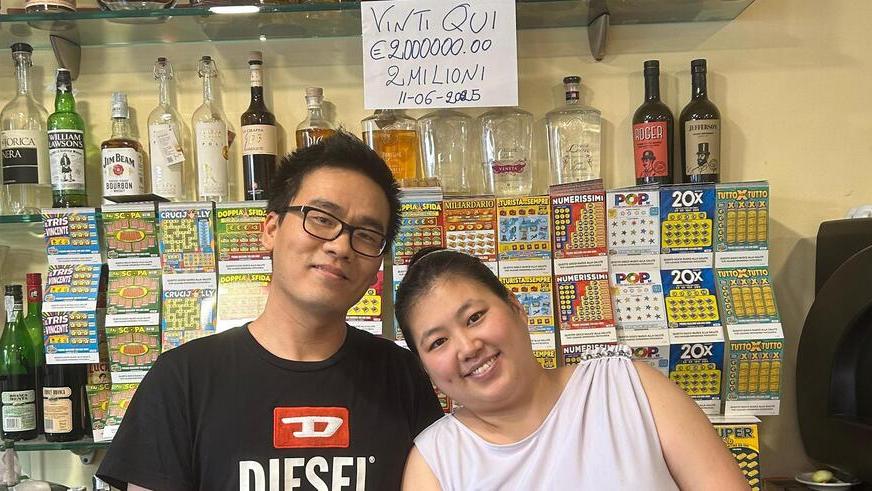 I titolari del bar tabaccheria "Luna e Sole"