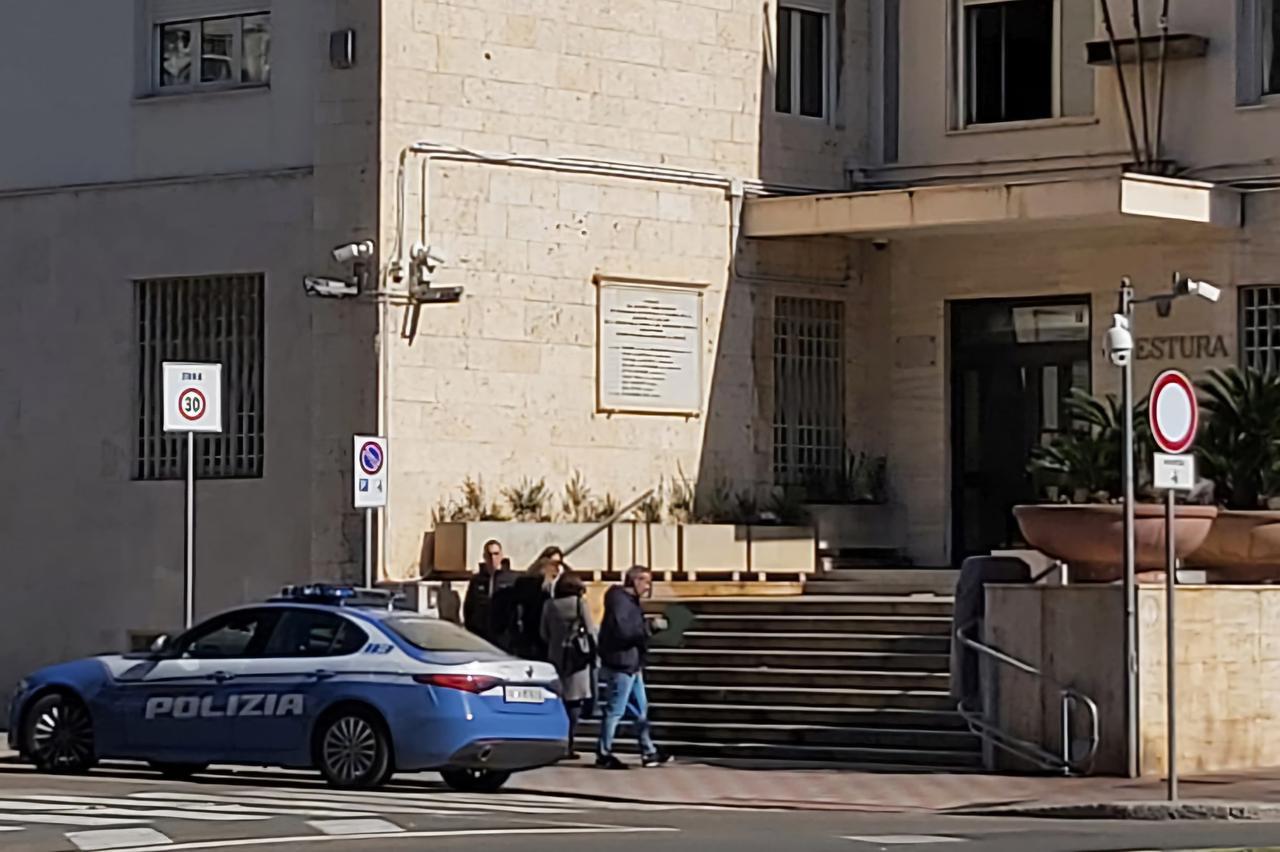 Anarchico arrestato con l’aggravante di avere agito con più di 10 persone