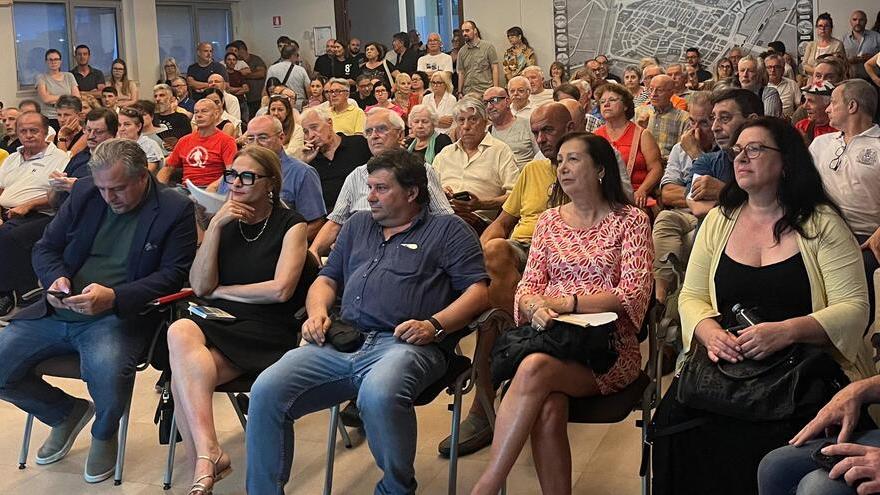 Oltre 150 i presenti all'assemblea pubblica