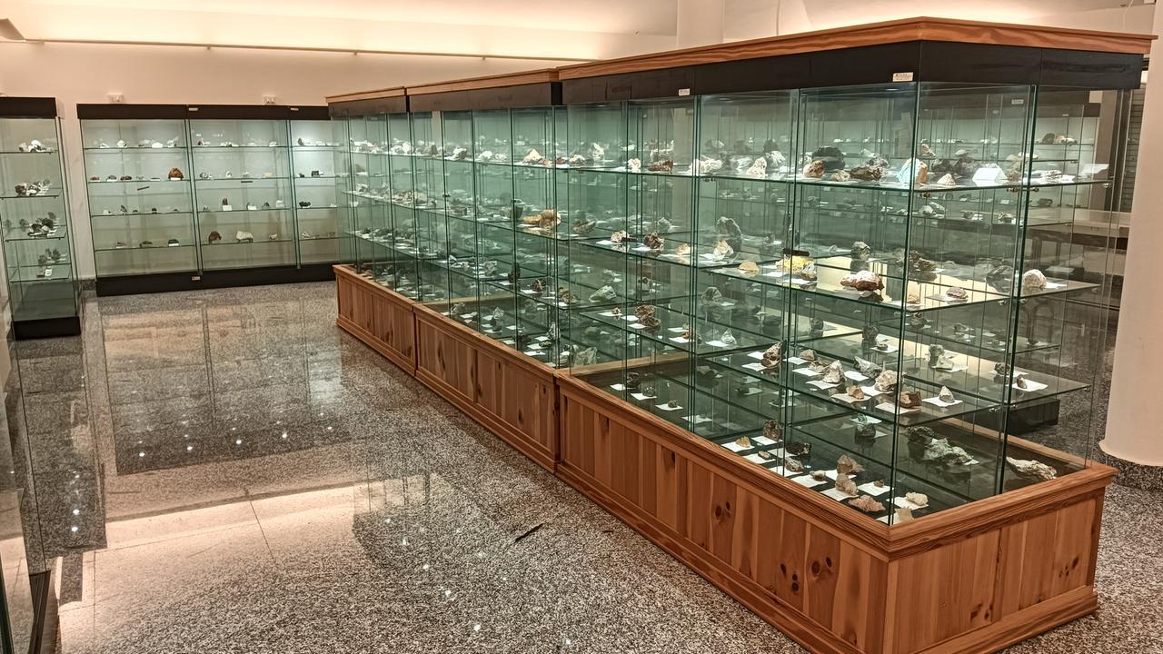 Archivi, laboratori ed esposizioni: riapre dopo anni il museo mineralogico