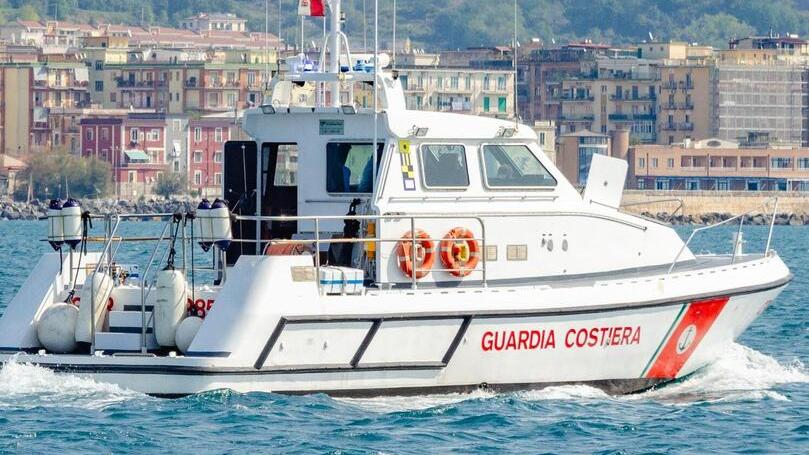 Una delle vedette della guardia costiera