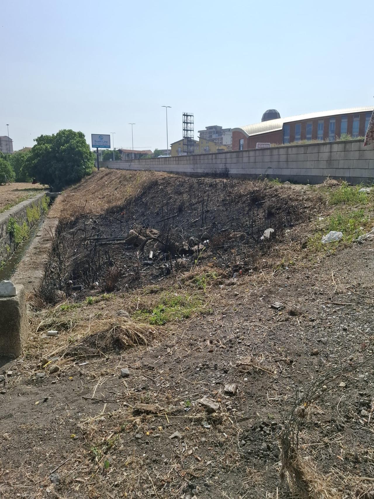 Da Campus universitario a ricovero dei senza tetto: «Ora è una discarica»