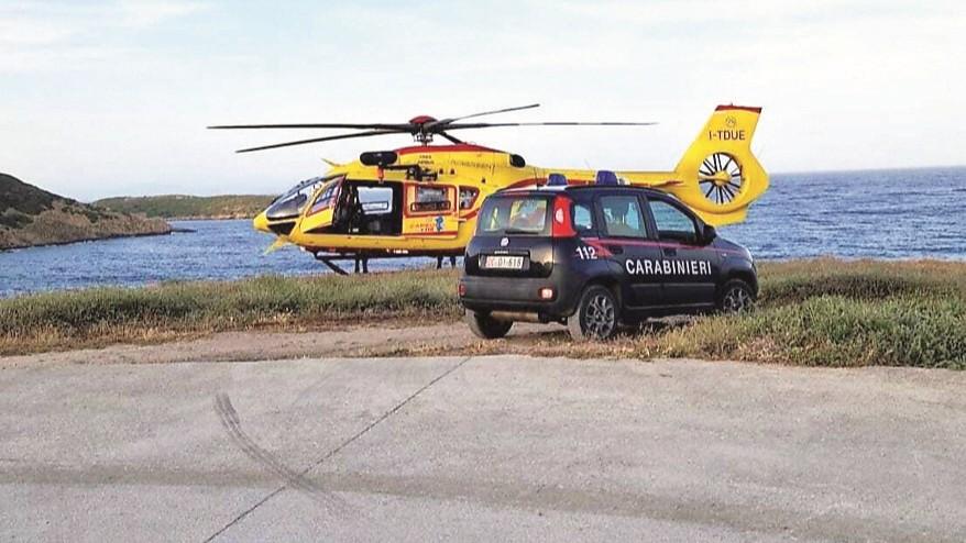 Scivola sugli scogli a Cala Sabina: soccorso con l’elicottero