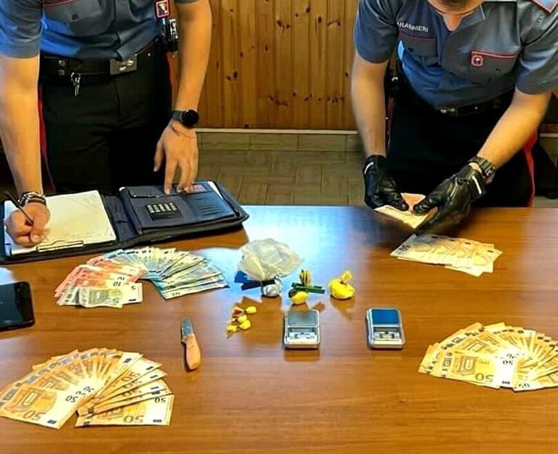 Spaccio a Lucca, arrestati: avevano quasi due etti di cocaina