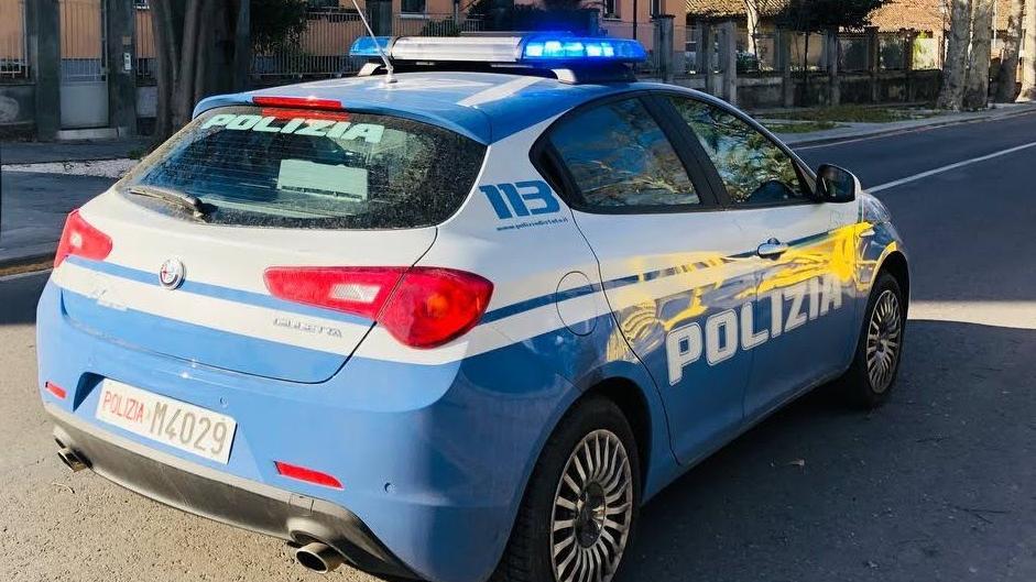 Inseguito su uno scooter rubato e fermato su una bici elettrica rubata