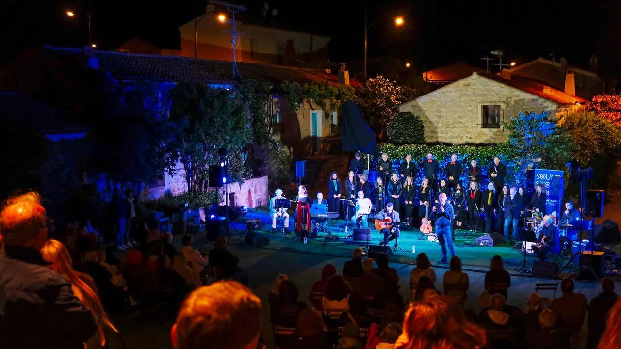 Una serata della prima edizione del festival