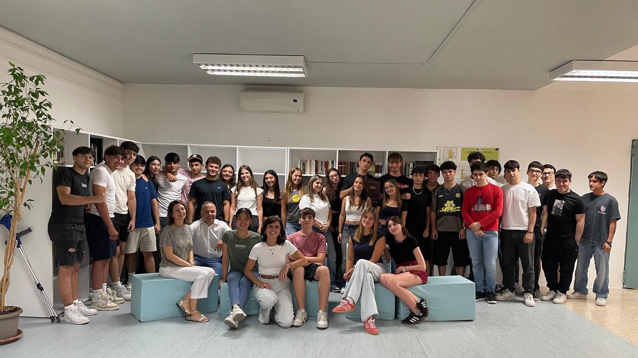 Olbia, al liceo Mossa ragazzi da tutto il mondo: «Qui ci sentiamo a casa»