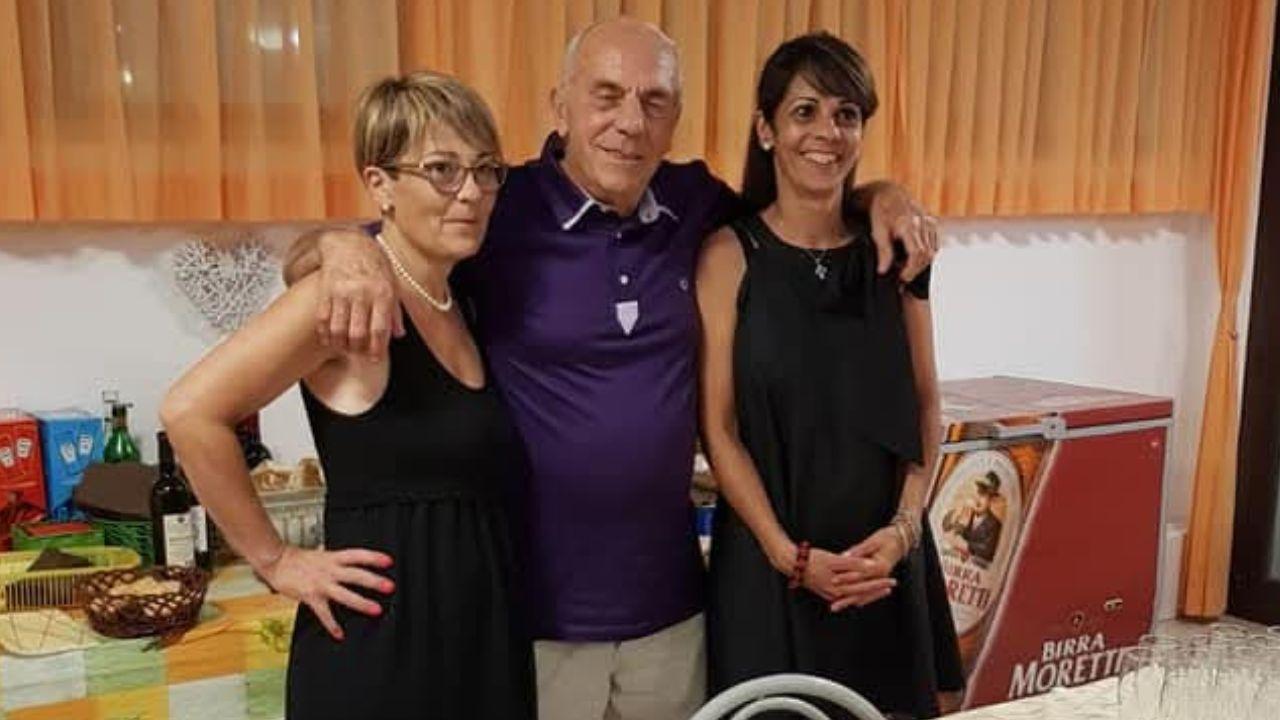 Qui in una foto con le figlie