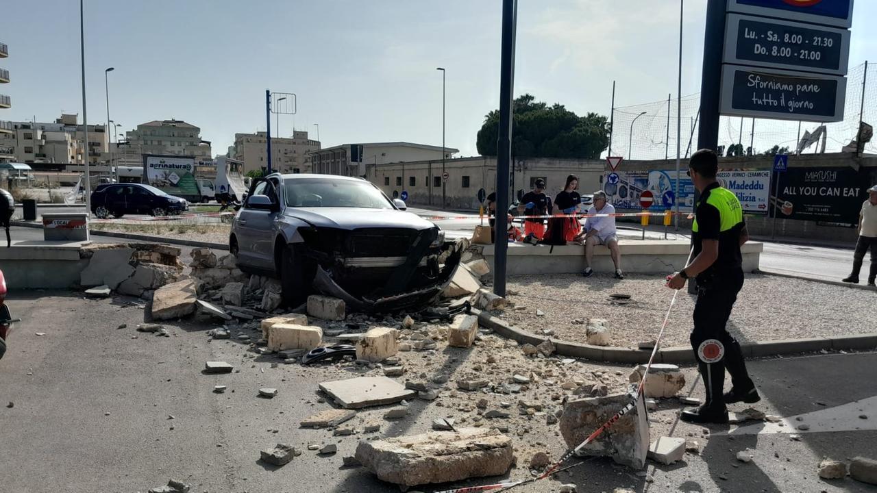Perde il controllo dell’auto e si schianta contro il muro di “Doppio Malto”