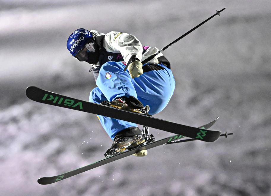 Flora Tabanelli si racconta: «Dai voli sugli sci al sogno olimpico Milano-Cortina»<br type="_moz" />
