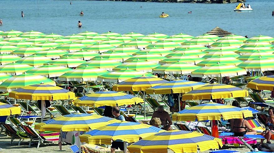 Ferie 2025, più brevi e in Italia. Ecco quanto è disposta a spendere una famiglia