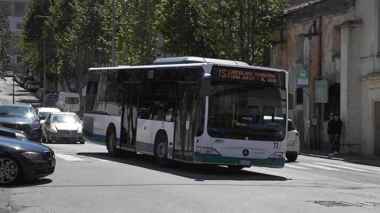 Truffa on line a Nuoro: corse illimitate sui bus per 6 mesi a pochi euro