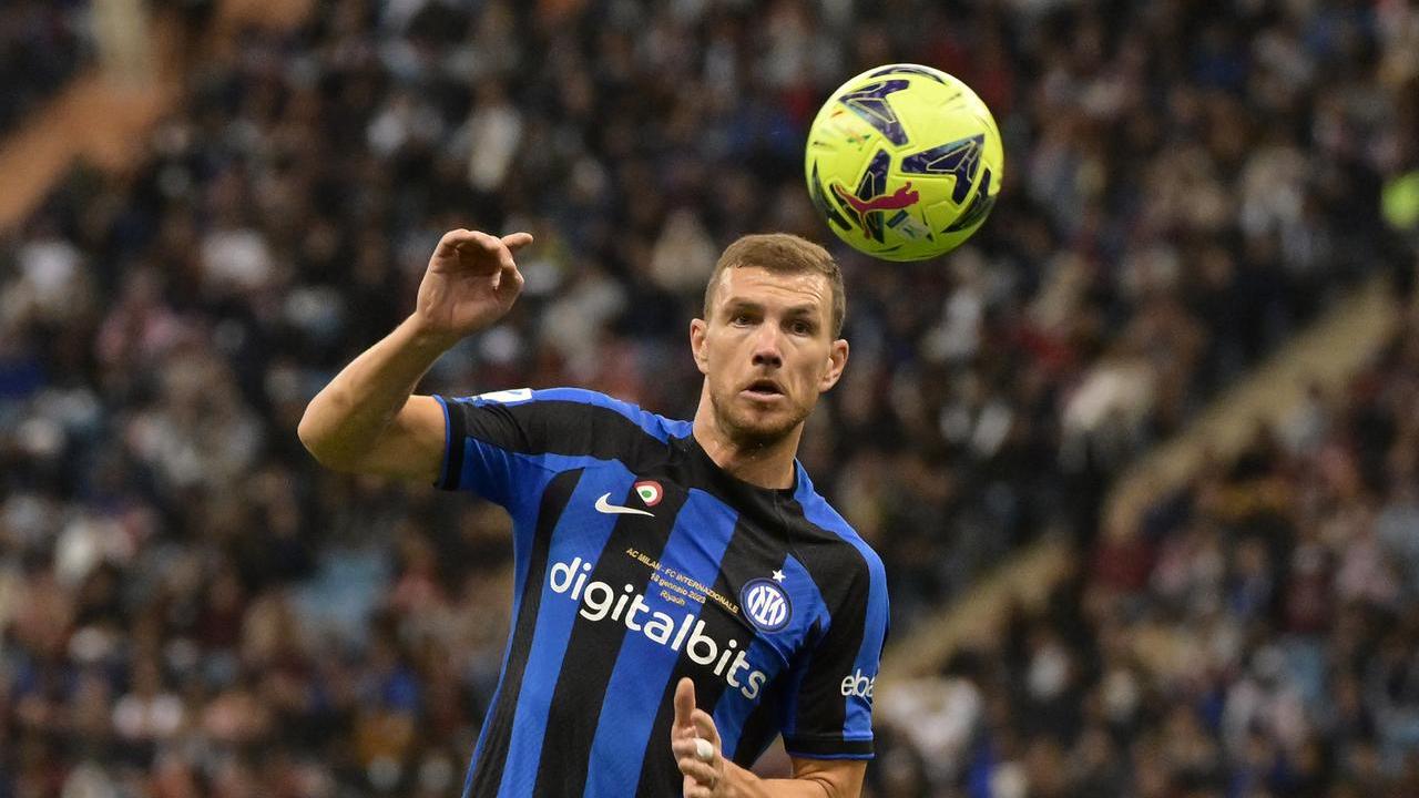 Dzeko con la maglia dell'Inter