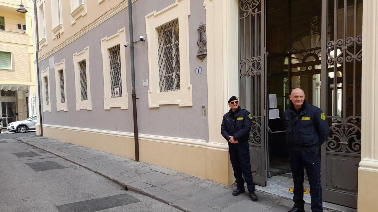 Permessi facili a Livorno, ecco dove la polizia ha trovato i soldi sequestrati a Mazzotta